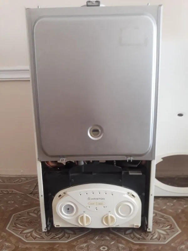 Катеол ARISTON 2х конторний зима, лета нархи350$ — фото 2