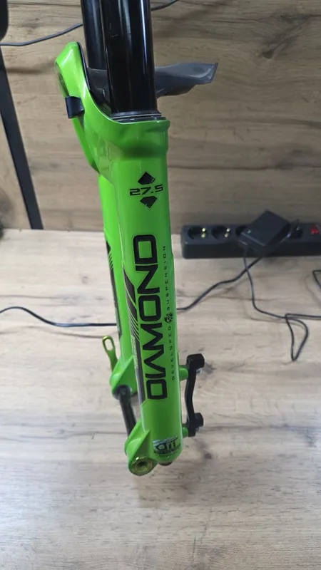 Воздушная вилка DVO DIAMOND 27.5 3
