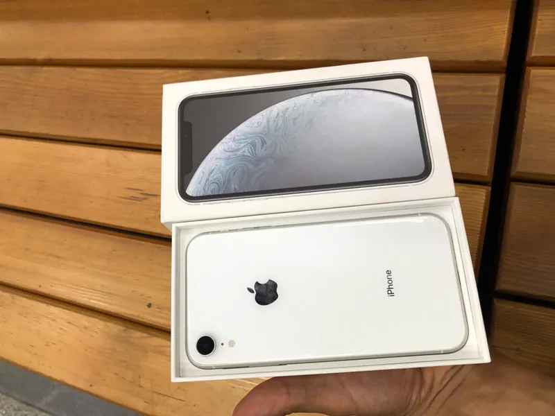 Iphone xr 64 srochno 3