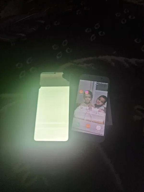 Samsung s20 + samsung A 5 2017 madeli 4 Samsung s20 + samsung A 5 2017 madeli 4