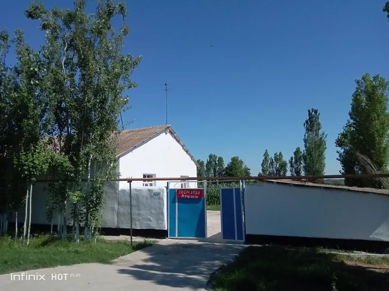 Uy sotiladi uchastka
