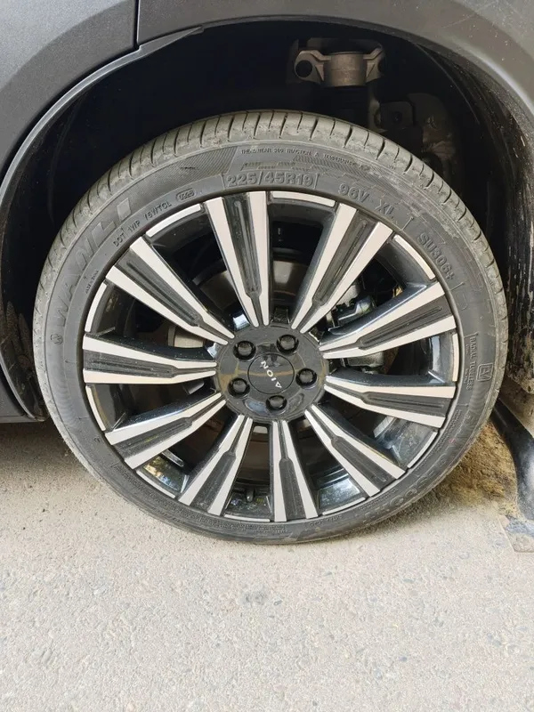 225 45 R19 shina probeg 2000km 2 225 45 R19 shina probeg 2000km 2