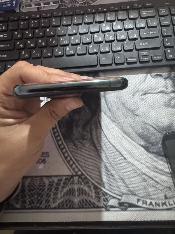 iPhone 11 Pro Max 64GB Midnight Green — фото 1
