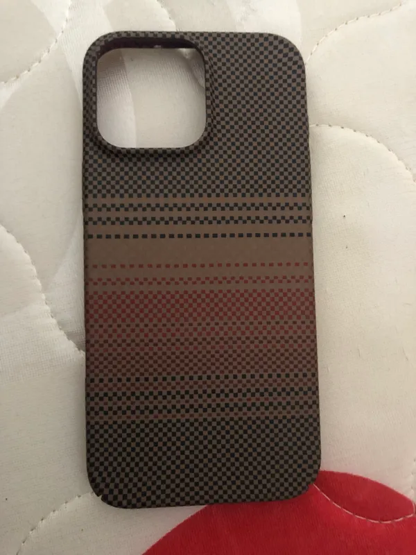 iPhone 16 Pro Max uchun Carbon chexol