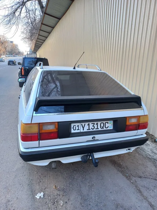 Автомабиль Audi 100 3 Автомабиль Audi 100 3