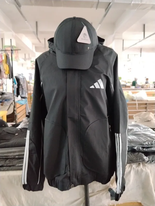 Adidas plashovka 2