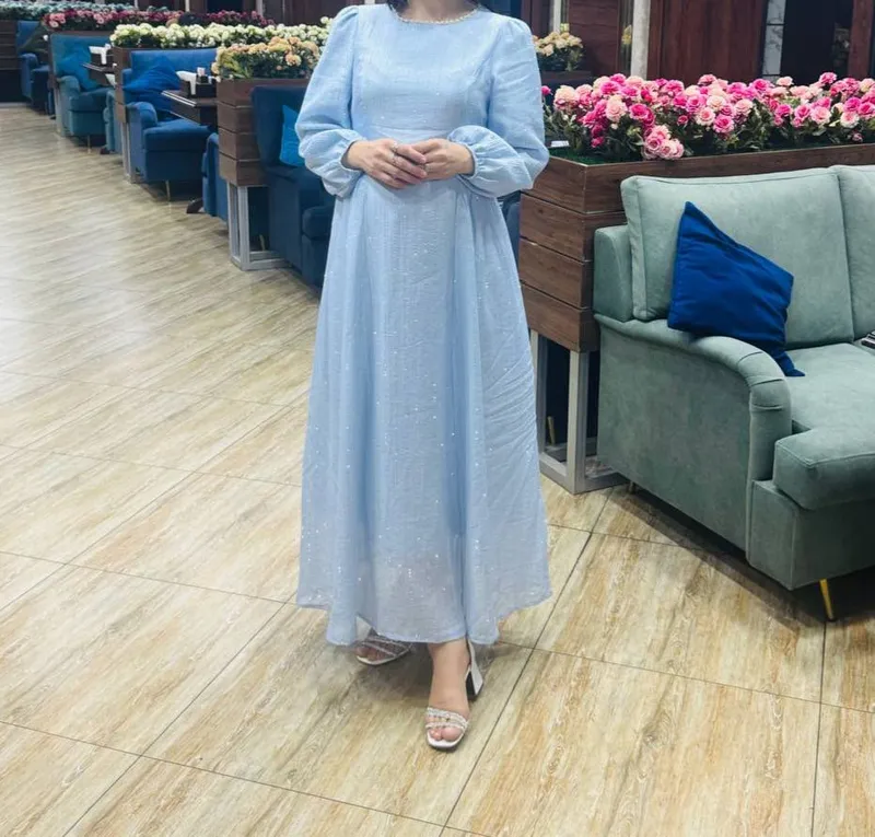 Koʻylak deyarli yangi L razmer 2