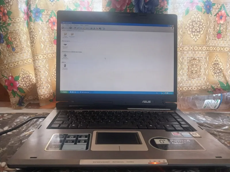 ASUS NOUTBOOK 4