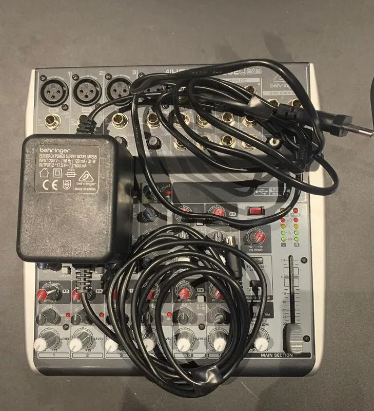 Микшер Behringer XENYX Q1202USB Mixer — фото 1