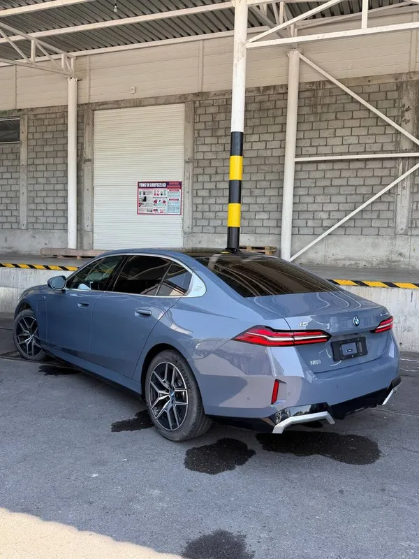 BMW i5 naxt ga va nasiya savdo godovoy 20 % nomizga o’tkaziladi. 3 BMW i5 naxt ga va nasiya savdo godovoy 20 % nomizga o’tkaziladi. 3
