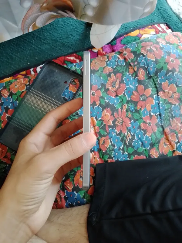 Samsung Galaxy A17 128 ГБ, использовался 1 месяц 7
