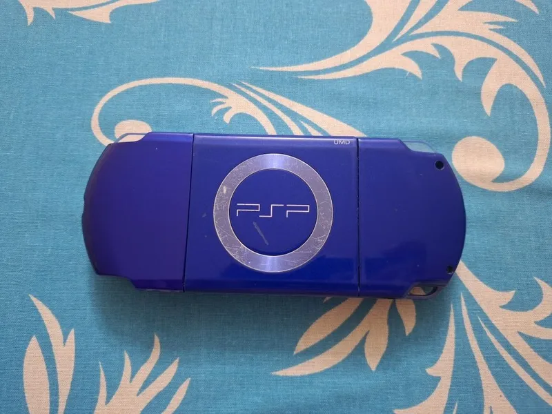 Sony PSP 2000 Blue 4 Sony PSP 2000 Blue 4