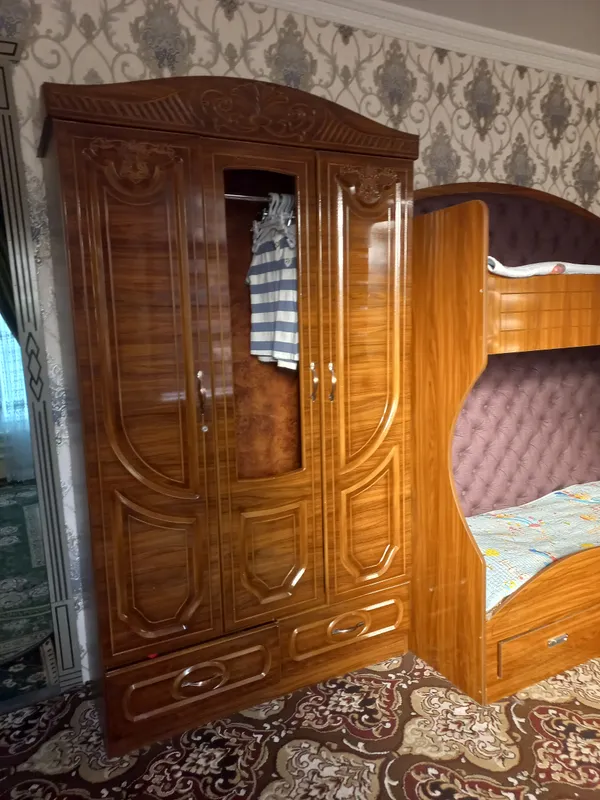 Продаётся двухъярусная кровать со спальным шкафом 2 Продаётся двухъярусная кровать со спальным шкафом 2