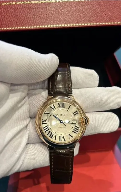 Швейцарские золотые Cartier Ballon bleu