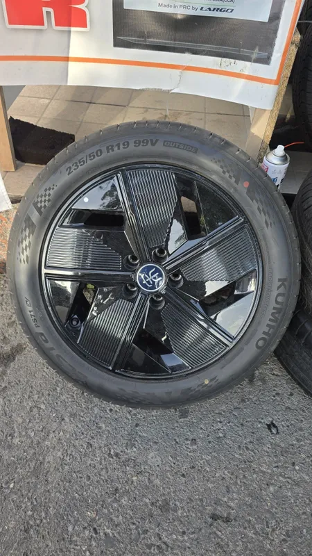 235/50/R19 255/50/R19 kumho 1