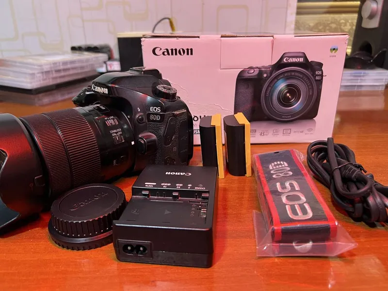 Canon 80 D sotiladi Bir qo'l ishlatilgan holati a'lo — фото 2