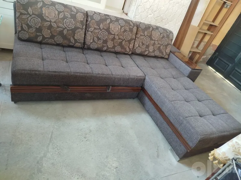 Burchakli divan yaxshi holatda sotiladi 1 Burchakli divan yaxshi holatda sotiladi 1
