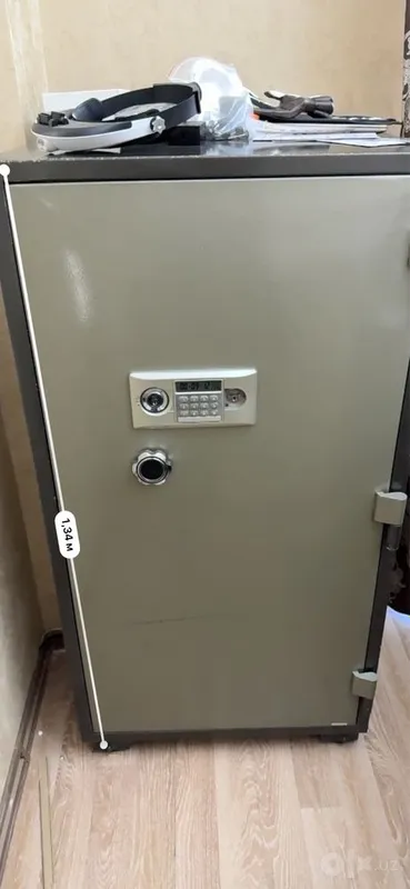 Продается сейф срочно 1 Продается сейф срочно 1