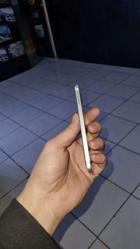 Samsung alfa yaxshi holatda 4 Samsung alfa yaxshi holatda 4