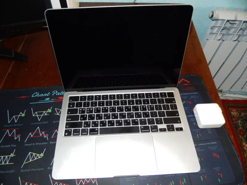 MacBook Air M2 2022 8GB/256GB Батарея 100% Идеал 1
