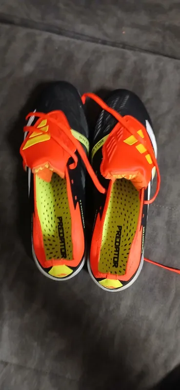 Adidadas predator 39razmer yangi birmata kiyilgan