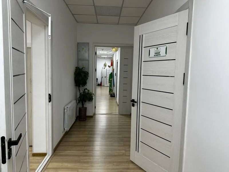 Срочно продается евроздание , 1235 кв.м вдоль главной дороги. — фото 6
