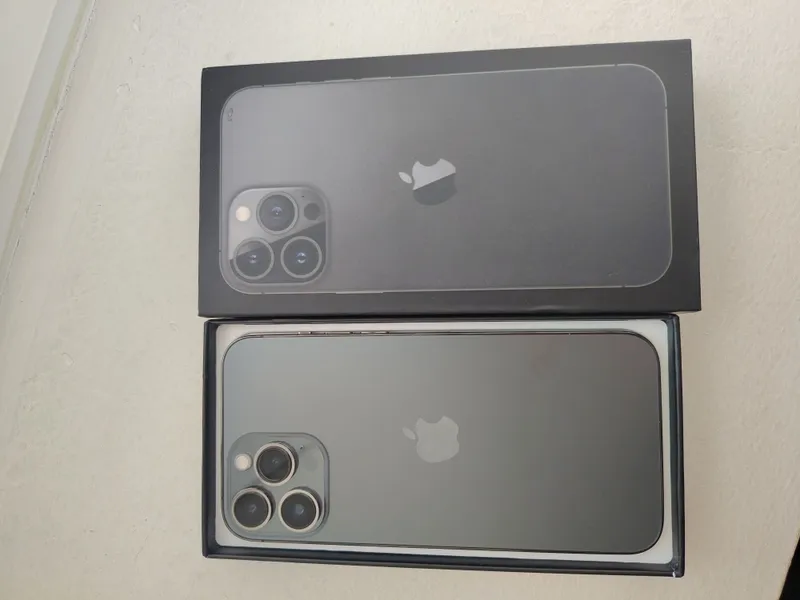 Iphone 13 pro max (black)(+chexol+laminat)
