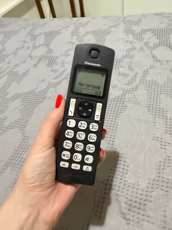 Panasonic KX-TGC310UC — беспроводной DECT-телефон 1