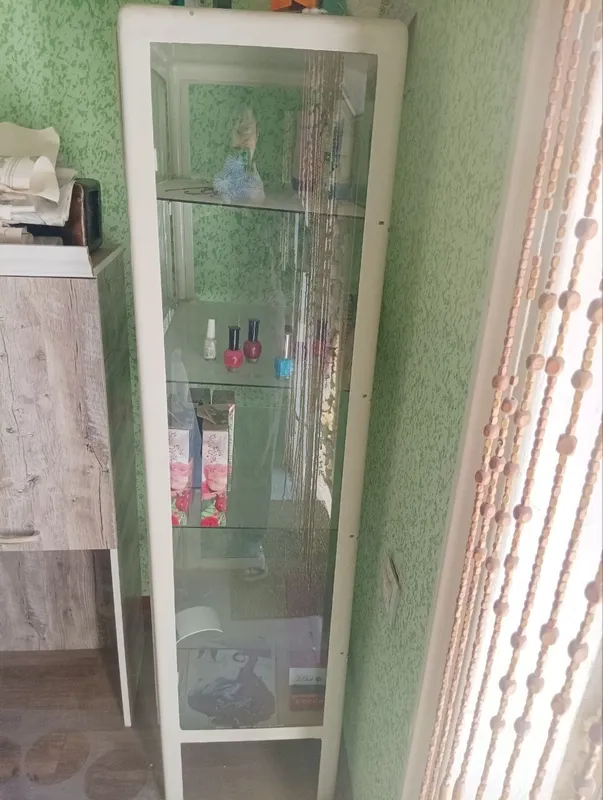Aptechniy shkaf sotiladi Aptechniy shkaf sotiladi