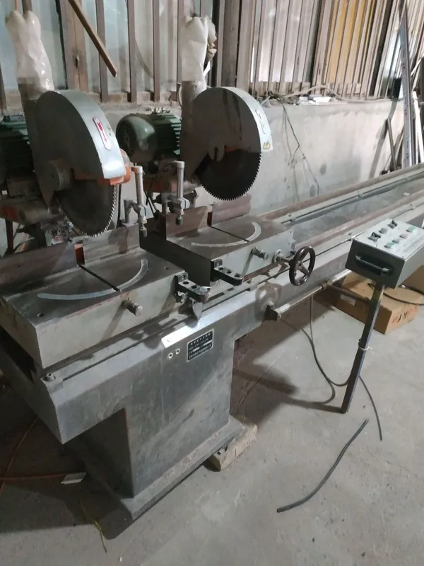 Двухголовчатый распил ПВХ профиля. 45-90 градусов. 3 Двухголовчатый распил ПВХ профиля. 45-90 градусов. 3