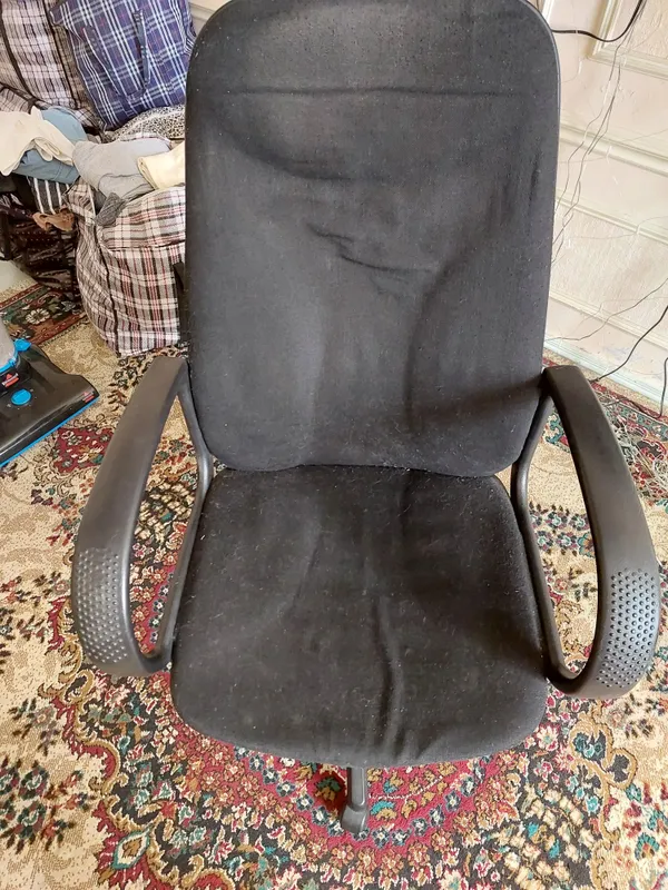 Срочно продам офисное кресло 4