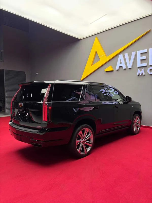 Cadillac Escalade Luxury 4 Cadillac Escalade Luxury 4
