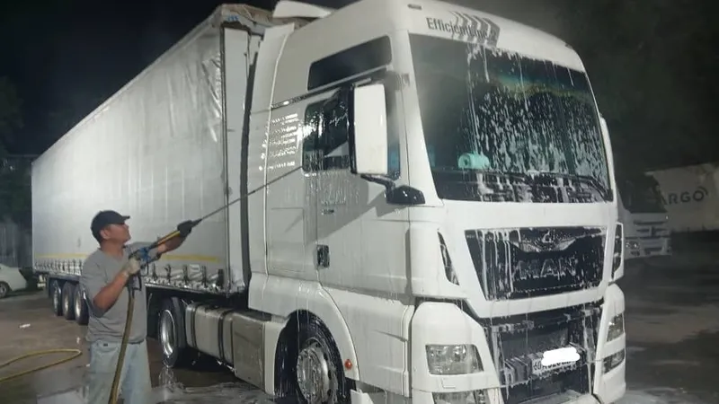 Mersedes BENZ aktros Ref