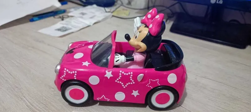 Qizlar uchun Minnie mashinachasi 3