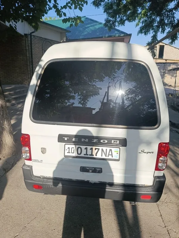 Автомобиль Дамас Van 2