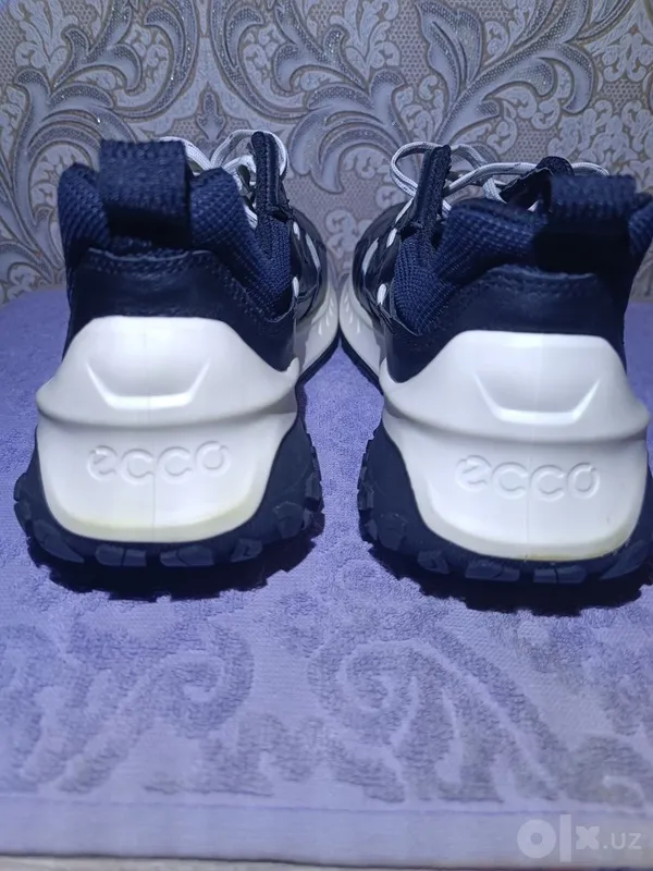 Продаются кроссовки Ecco 3 Продаются кроссовки Ecco 3