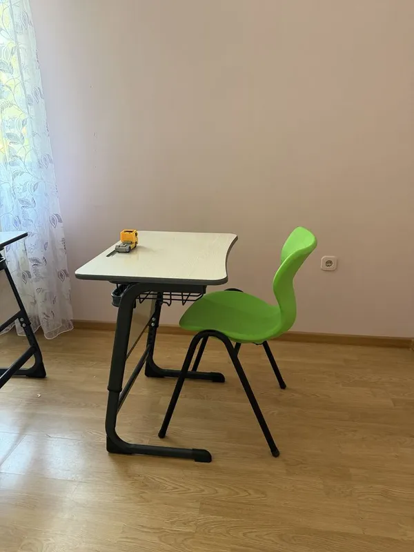 Ideal holatdagi parta va stullar sotiladi 3 Ideal holatdagi parta va stullar sotiladi 3