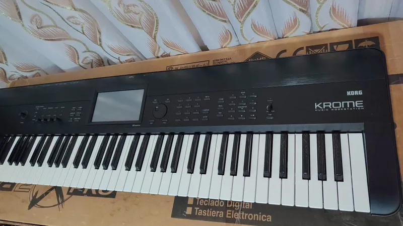 Korg Krome EX Xolati 100% Yangiday 3