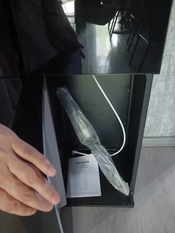 Кулер для воды AIWA Black Glass 3 Кулер для воды AIWA Black Glass 3