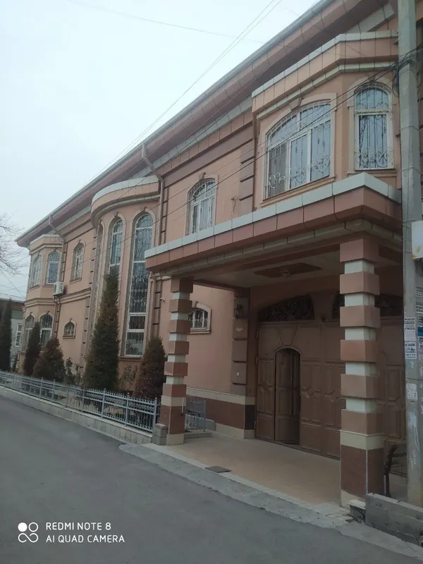 Срочна Уй сотилади ёки богча учун арендага берилад . Хувайдо махалла.