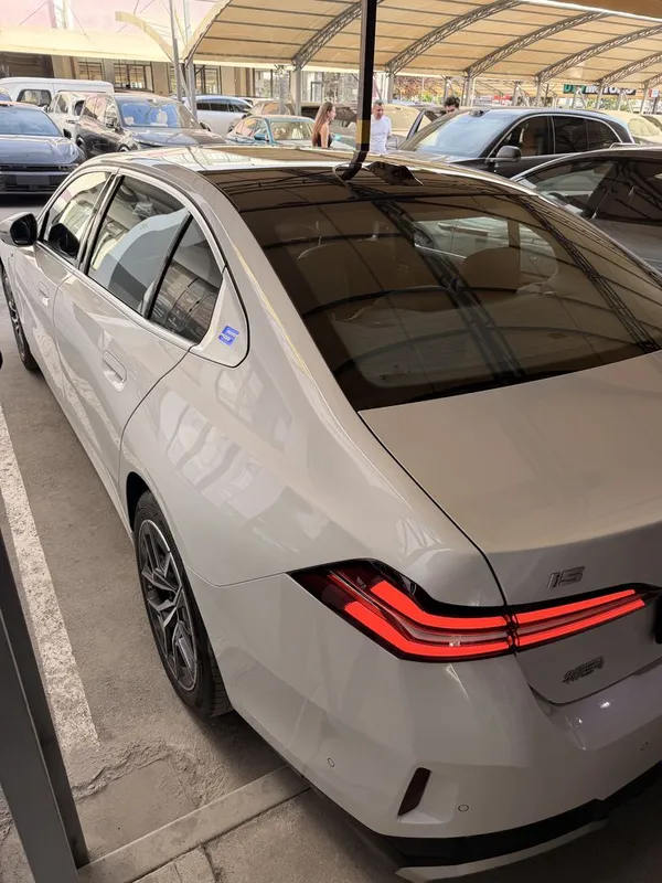 Bmw I5 40L доп. опции белый/чёрный 4 Bmw I5 40L доп. опции белый/чёрный 4