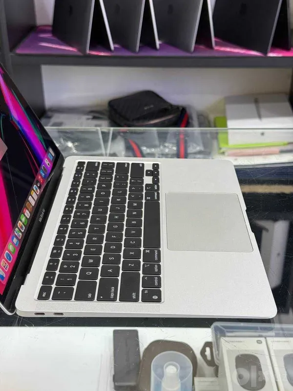 Mac Book Air M1 Silver 3 Mac Book Air M1 Silver 3