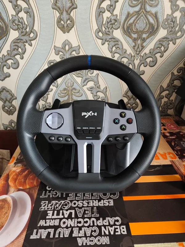 продаётся игровая консоль