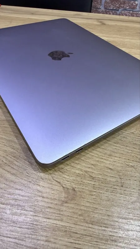Продам MacBook Pro core i5 8/256 sotiladi — фото 1