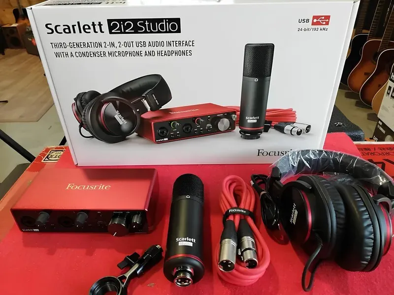 Focusrite Scarlett 2i2 Studio 3rd Gen — Professional Recording Set
