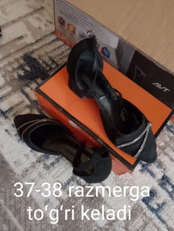 Tufli yangi materiali zamsh