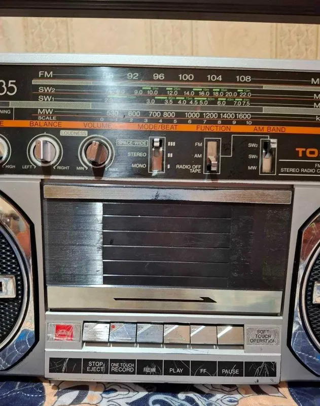 Магнитола Toshiba BomBeat RT-135S 5
