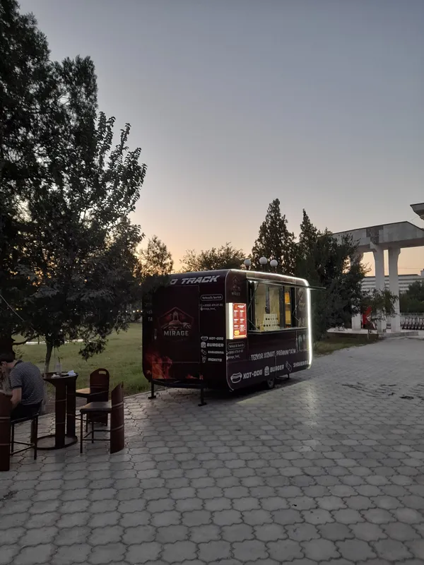 food track fast food uchun tayyor biznes 2