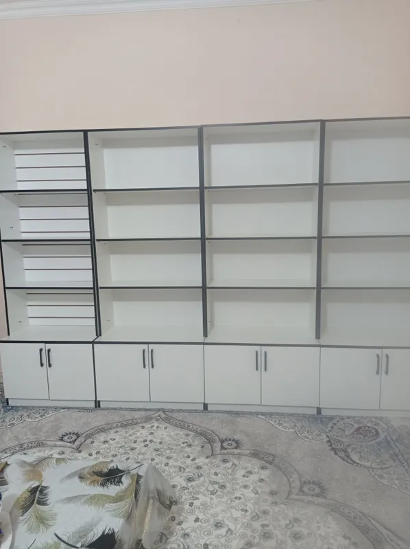 Для магазина готовый шкаф срочно продаётся