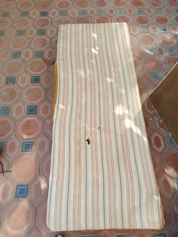 2 ta eski sovet matraslari 2 ta eski sovet matraslari